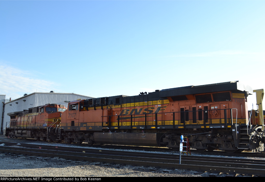 BNSF 7107